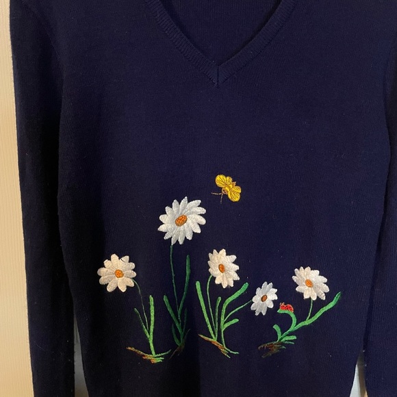 VTG LeRoy Knitwear v-neck blue sweater w/ daisies & butterfly embroidery sz S - Picture 2 of 9
